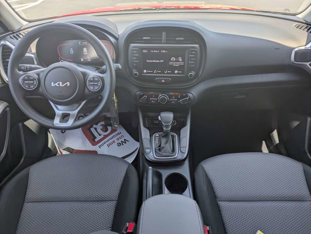Used 2025 Kia Soul LX FWD image 14