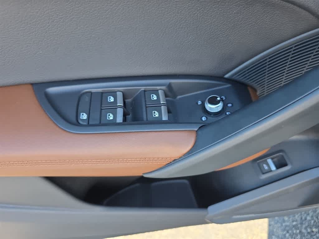 Used 2018 Audi Q5 Prestige w/ Prestige Package AWD/4WD image 17