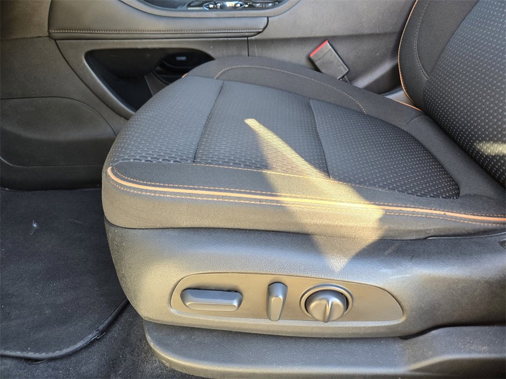 Used 2022 GMC Acadia AT4 image 19