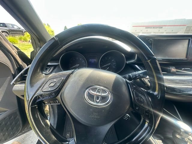 Used 2018 Toyota C-HR XLE FWD image 21
