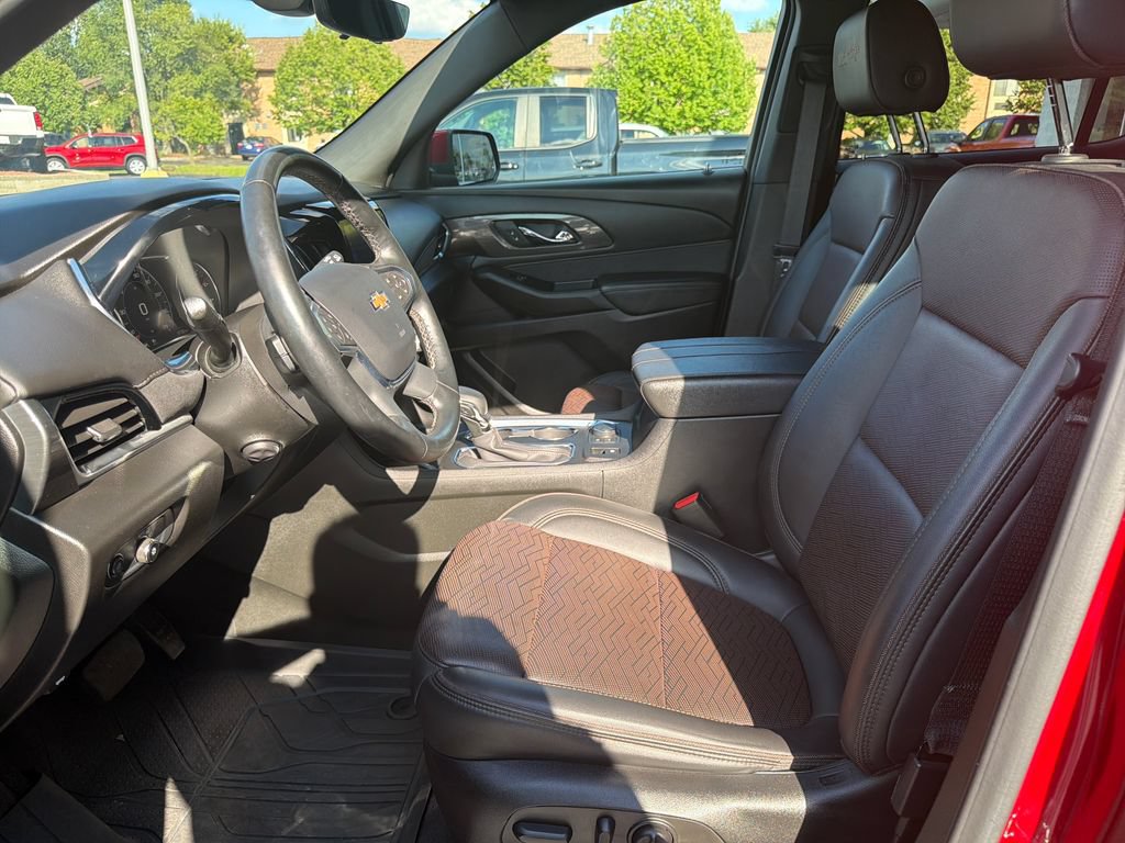 Used 2024 Chevrolet Traverse High Country w/ LPO, Floor Liner Package AWD/4WD image 11
