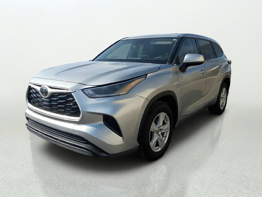 Used 2021 Toyota Highlander L FWD image 3
