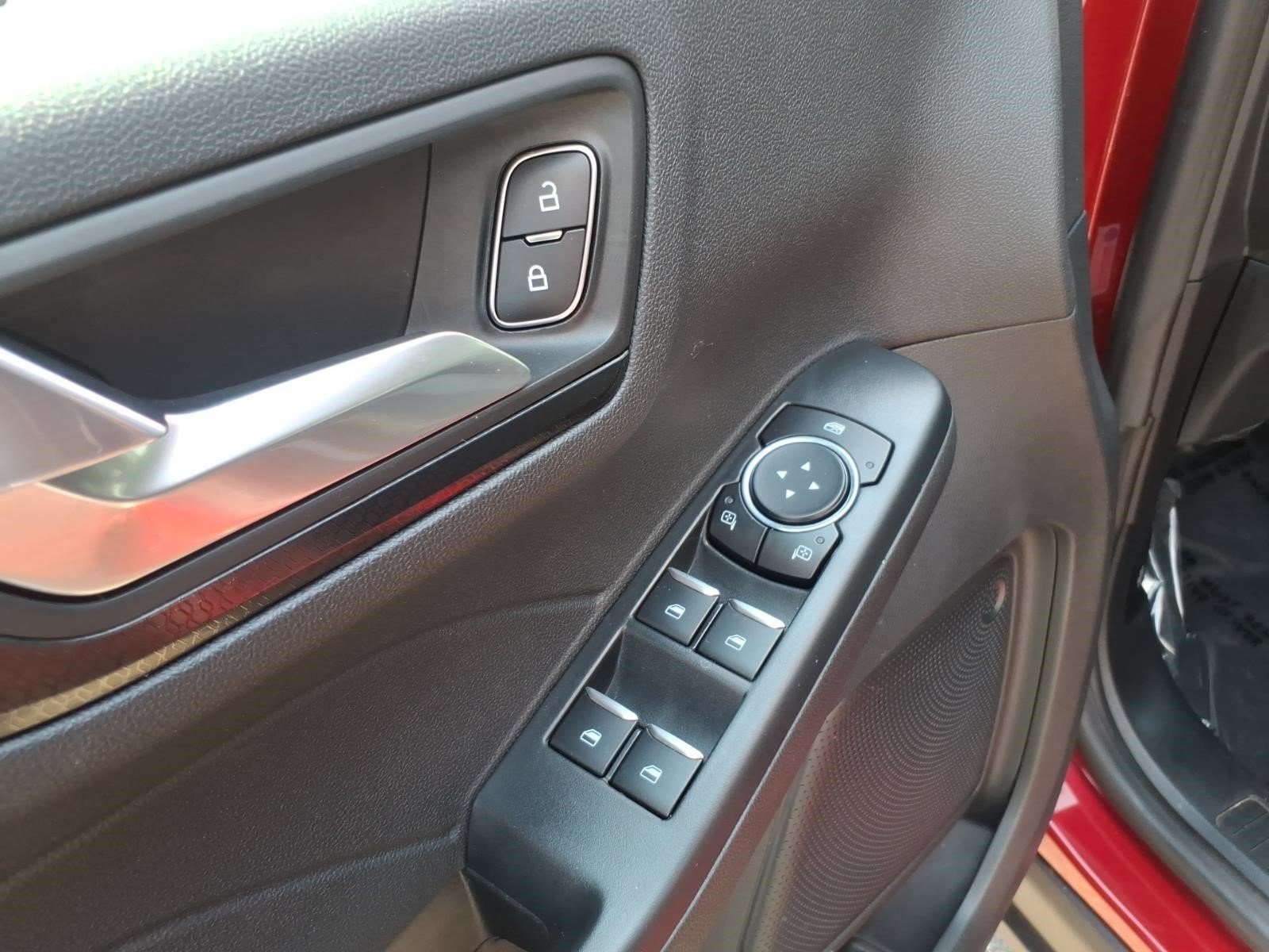 Used 2022 Ford Escape SEL w/ SEL Stealth AWD Package image 12
