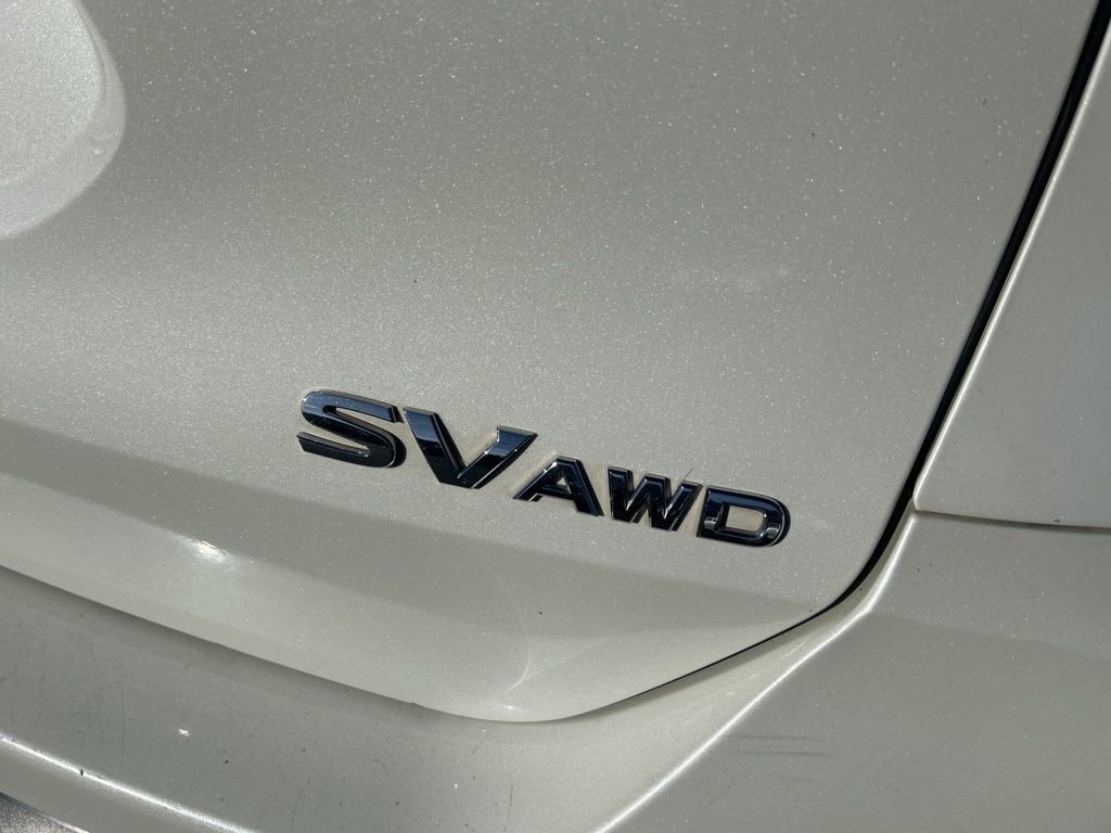 Used 2017 Nissan Rogue SV image 18