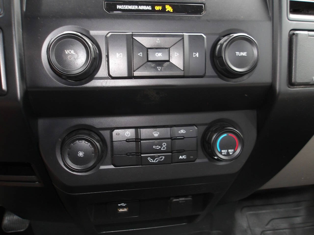 Used 2019 Ford F150 XL w/ Equipment Group 101A Mid RWD image 15