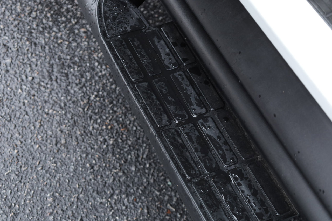 Used 2003 HUMMER H2 w/ Preferred Equipment Group image 21