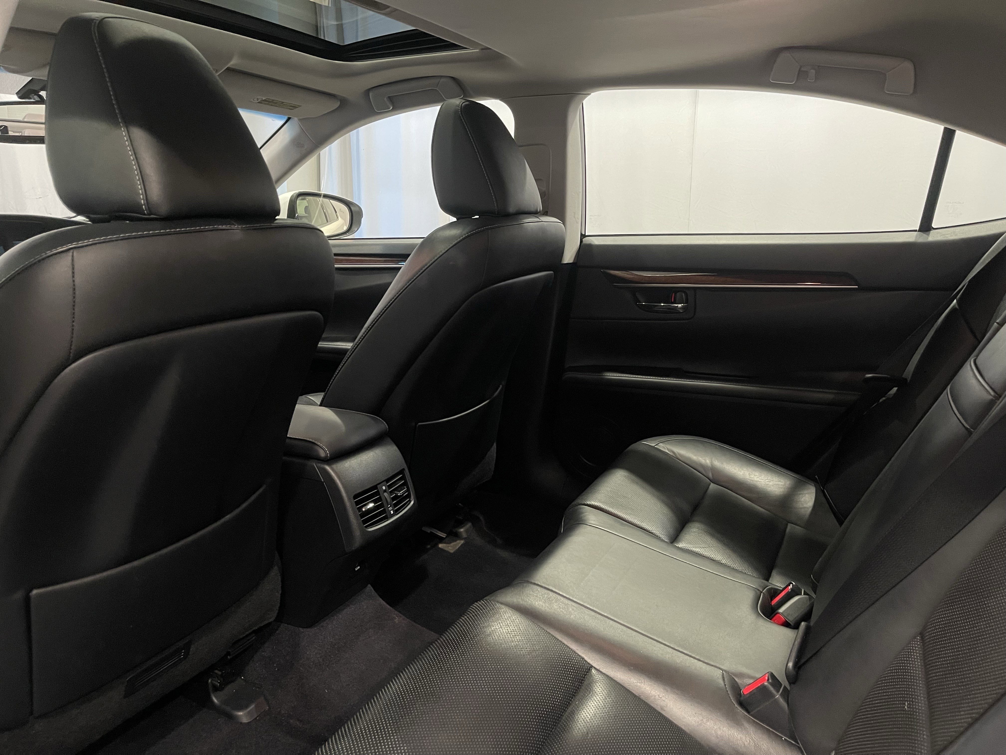 Used 2015 Lexus ES 350 w/ Luxury Package FWD image 19