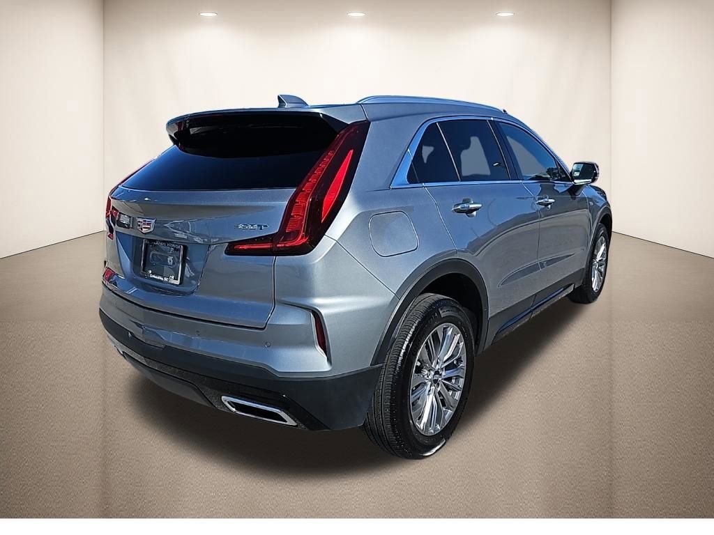 Used 2025 Cadillac XT4 Premium Luxury image 9