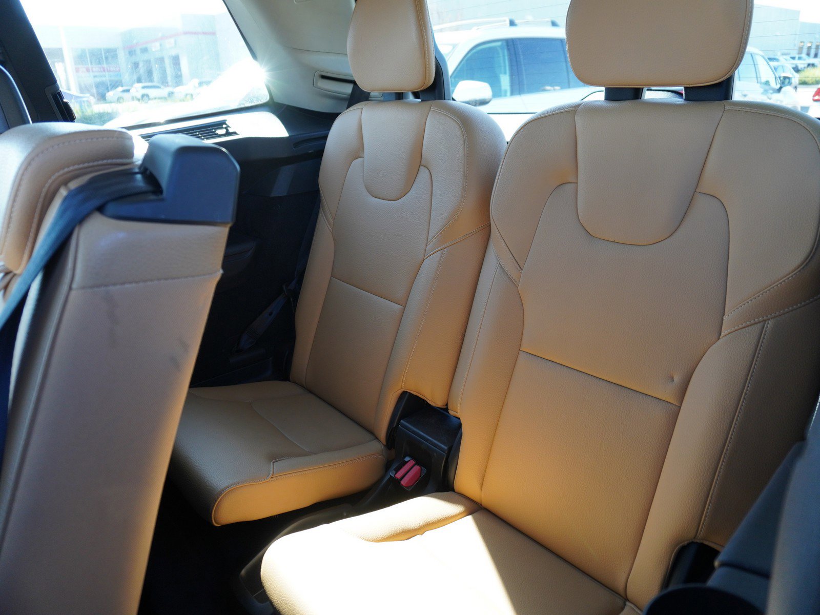 Used 2016 Volvo XC90 T6 Momentum image 15