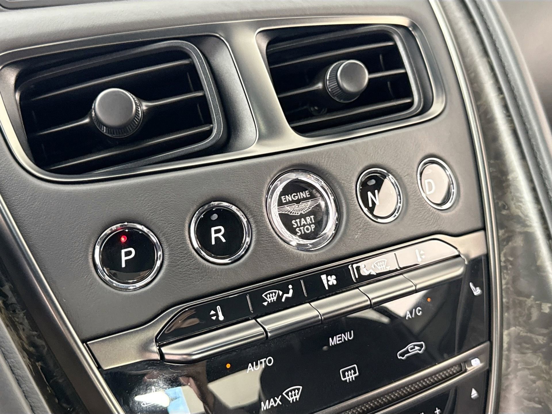 Used 2019 Aston Martin DBS Superleggera image 15