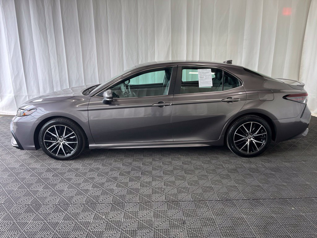 Used 2023 Toyota Camry SE AWD/4WD image 28