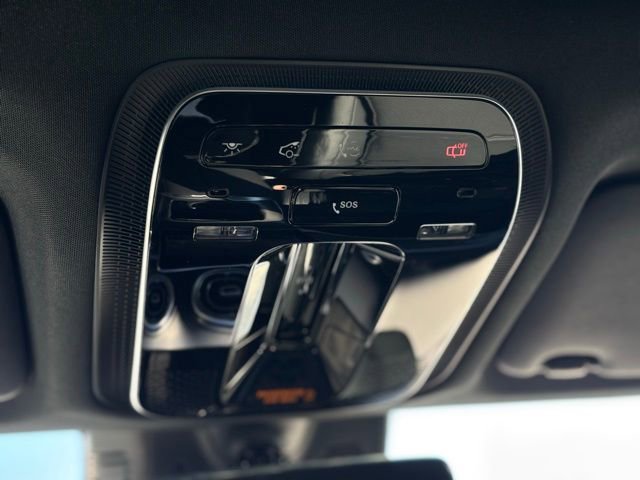 Used 2025 Mercedes-Benz GLC 300 4MATIC image 36