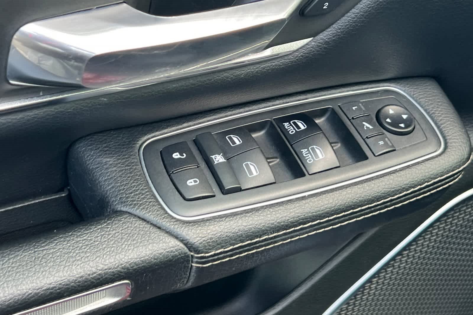 Used 2019 RAM 1500 Laramie w/ Sport Appearance Package image 18