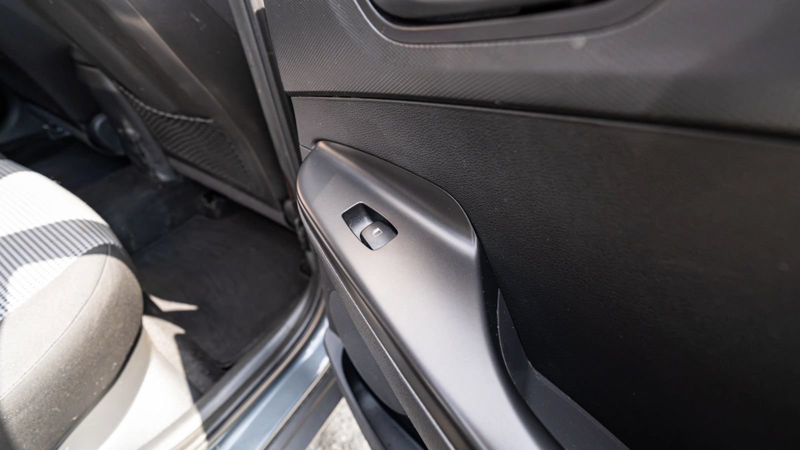 Used 2021 Hyundai Kona SE AWD/4WD image 16