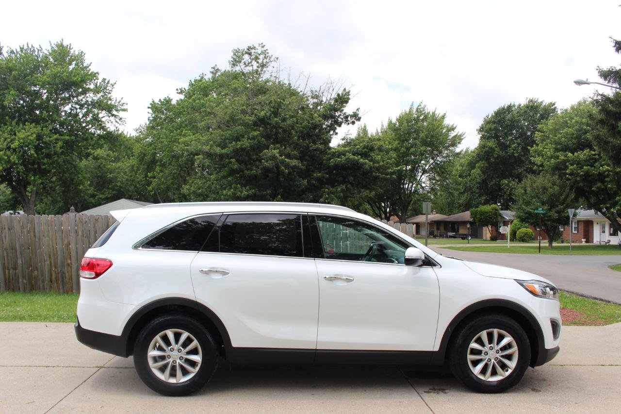 Used 2017 Kia Sorento FWD image 10