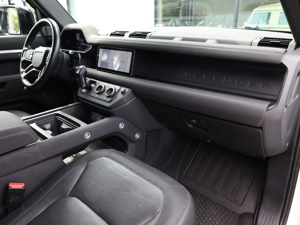 Used 2023 Land Rover Defender 110 X-Dynamic SE AWD/4WD image 22