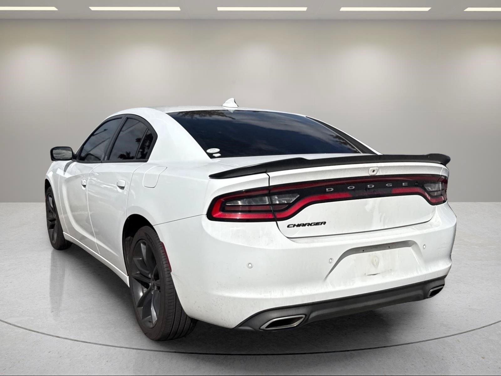Used 2018 Dodge Charger SXT Plus w/ Blacktop Package RWD image 6