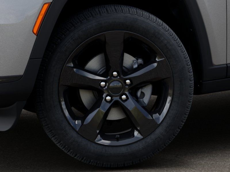 New 2025 Jeep Grand Cherokee L Limited w/ Black Appearance Package AWD/4WD image 9