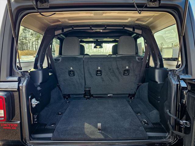 Certified 2025 Jeep Wrangler Sport S image 30