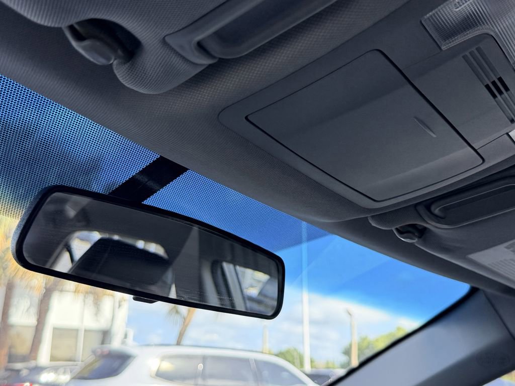 Used 2013 Toyota Camry SE image 28