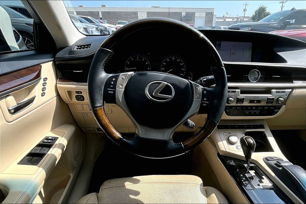 Used 2014 Lexus ES 350 FWD image 7