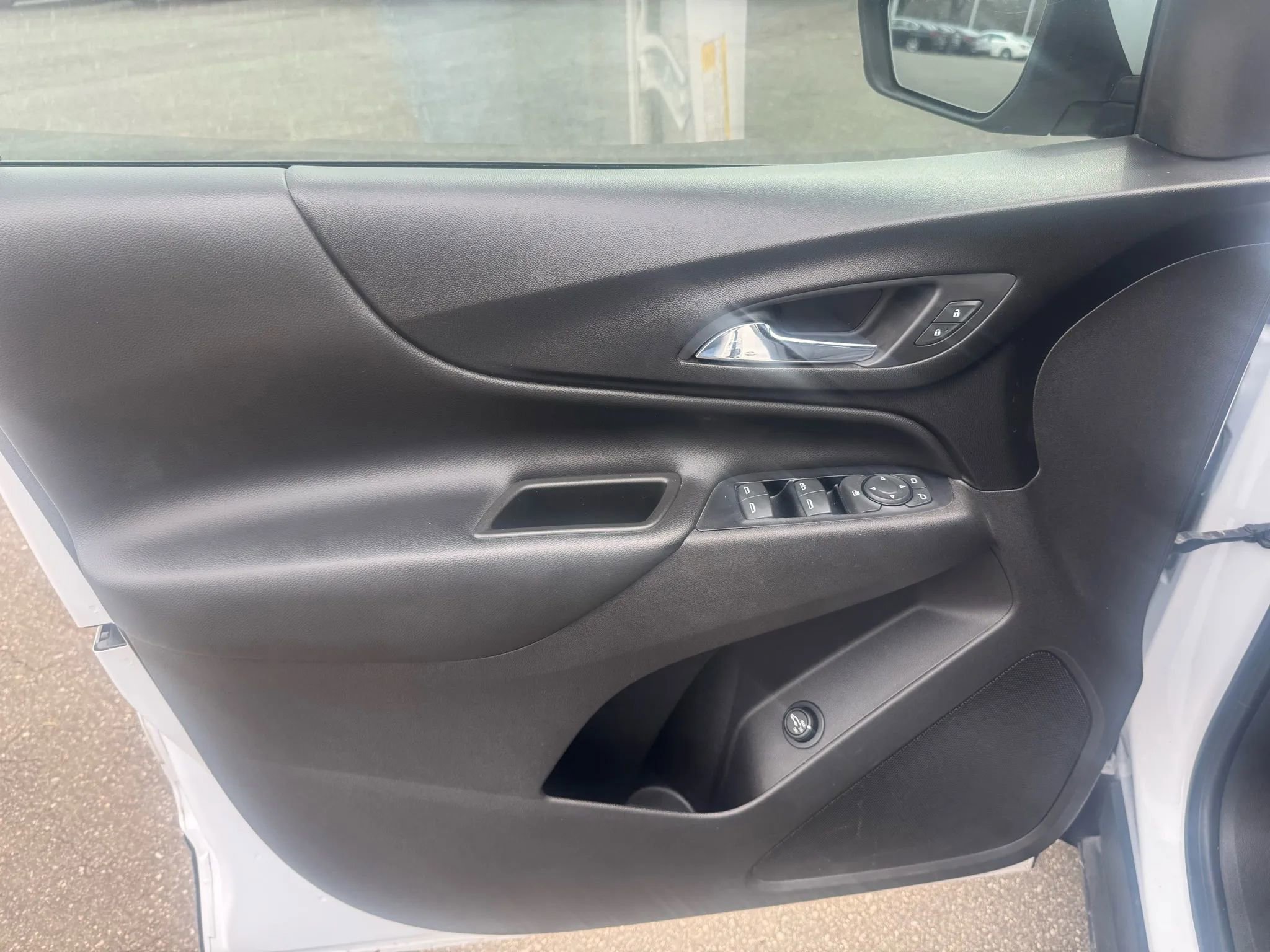 Used 2019 Chevrolet Equinox LT image 17