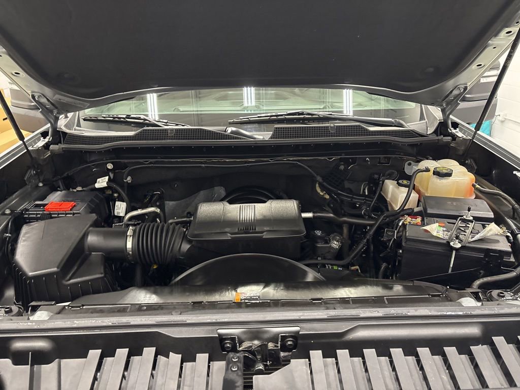 Used 2024 Chevrolet Silverado 2500 Custom w/ Custom Value Package image 11