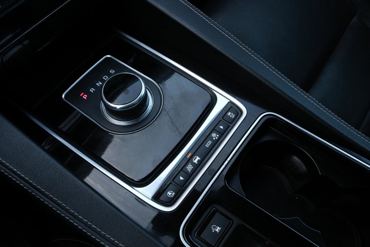 Used 2018 Jaguar F-PACE R-Sport AWD/4WD image 36