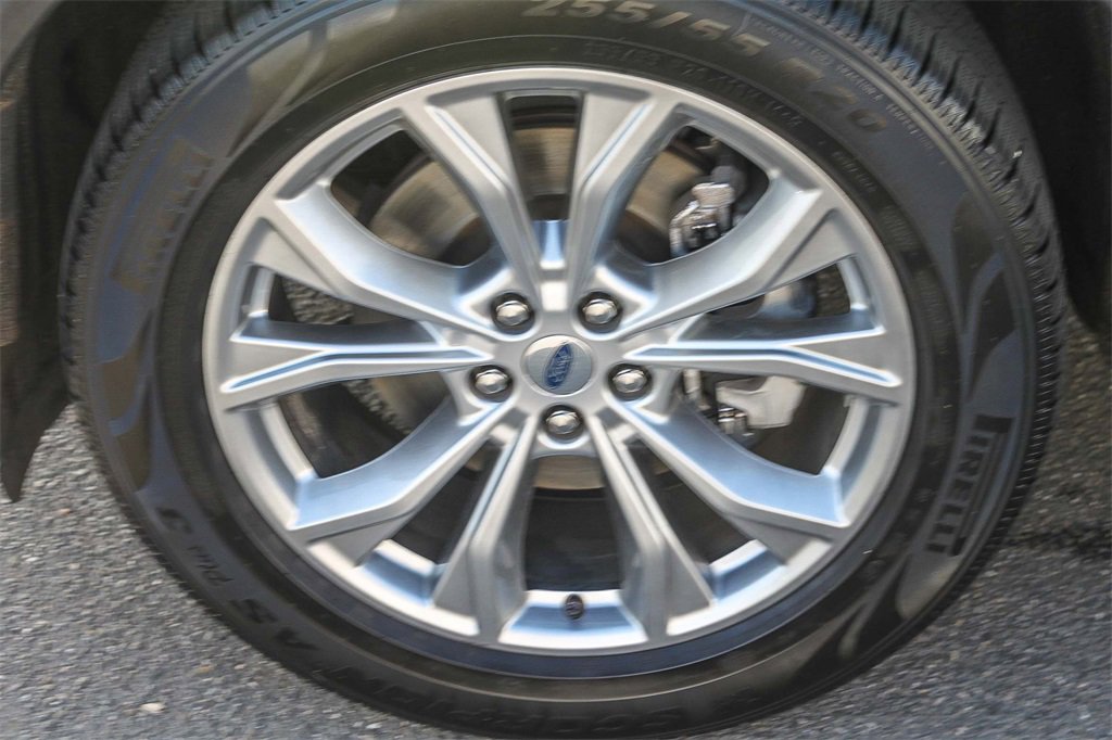 Used 2020 Ford Explorer XLT w/ Equipment Group 202A image 14