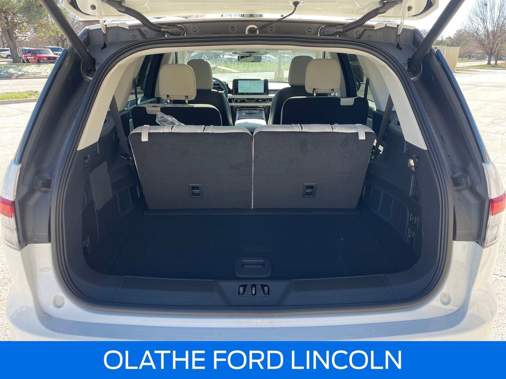 Used 2025 Lincoln Aviator Premiere w/ Jet Appearance Package image 28