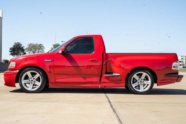 Used 2004 Ford F150 Lightning RWD image 9
