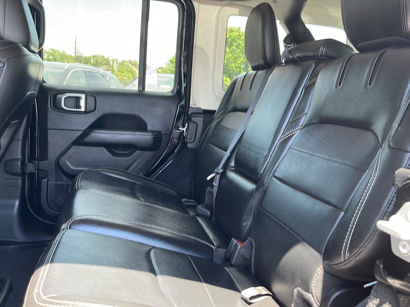 Used 2023 Jeep Wrangler Unlimited Sahara AWD/4WD image 8