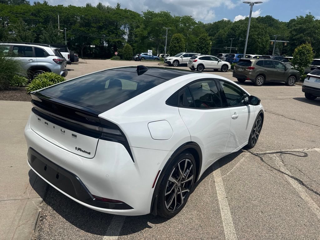 Used 2024 Toyota Prius Prime Premium w/ Advanced Technology Package FWD image 2