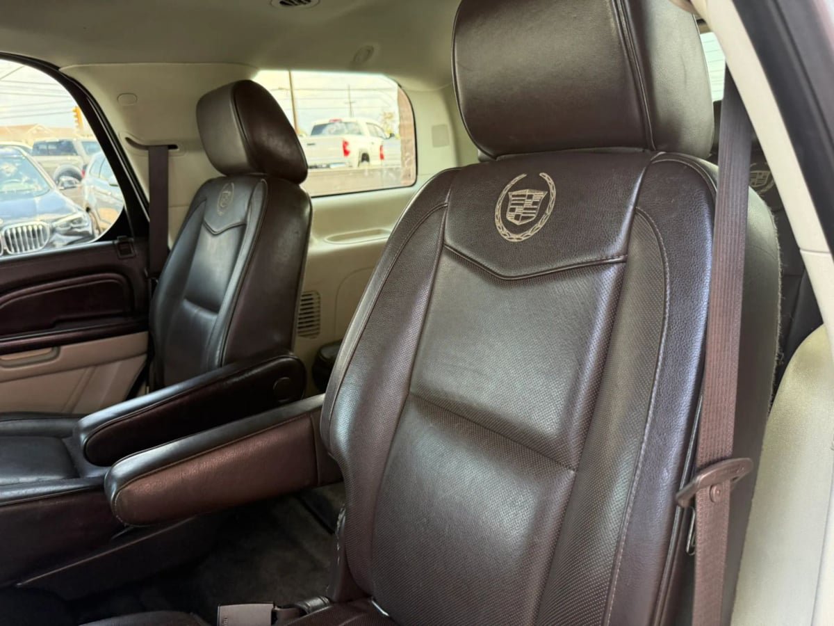 Used 2013 Cadillac Escalade Platinum AWD/4WD image 45