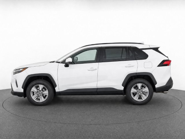 Used 2025 Toyota RAV4 XLE AWD/4WD image 6