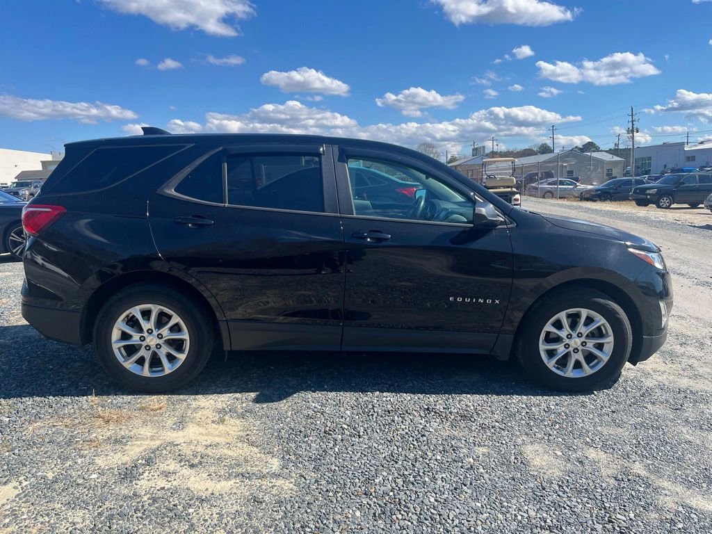 Used 2020 Chevrolet Equinox LS w/ LS Convenience Package image 6