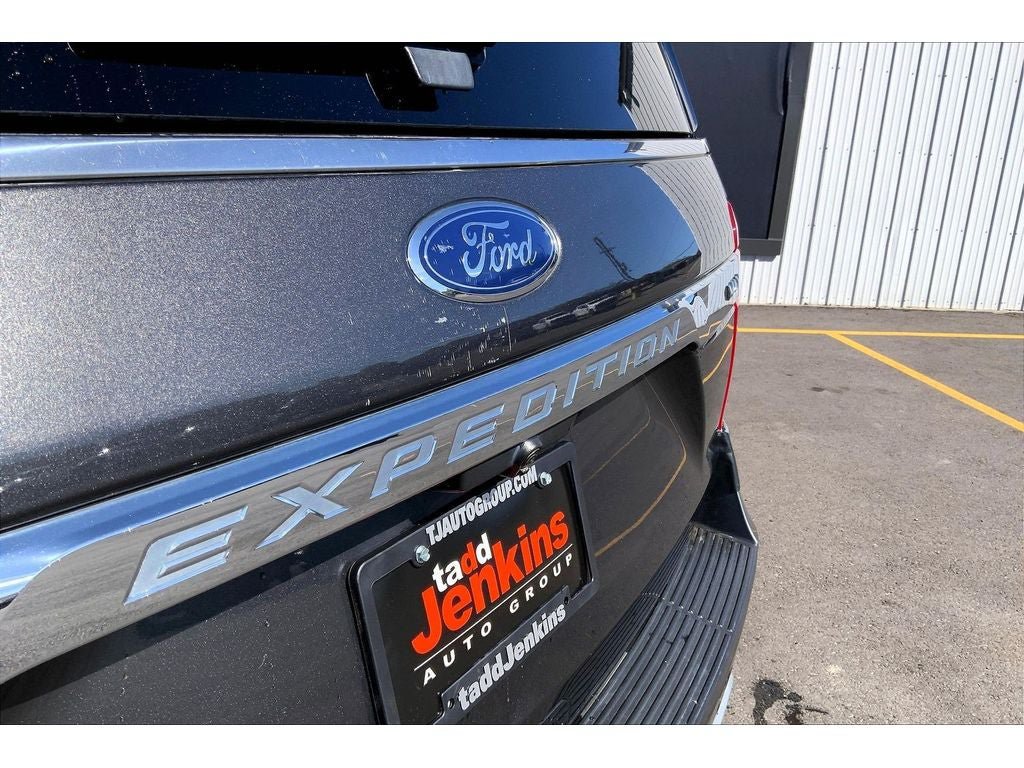Used 2020 Ford Expedition Max XLT w/ Equipment Group 202A AWD/4WD image 9