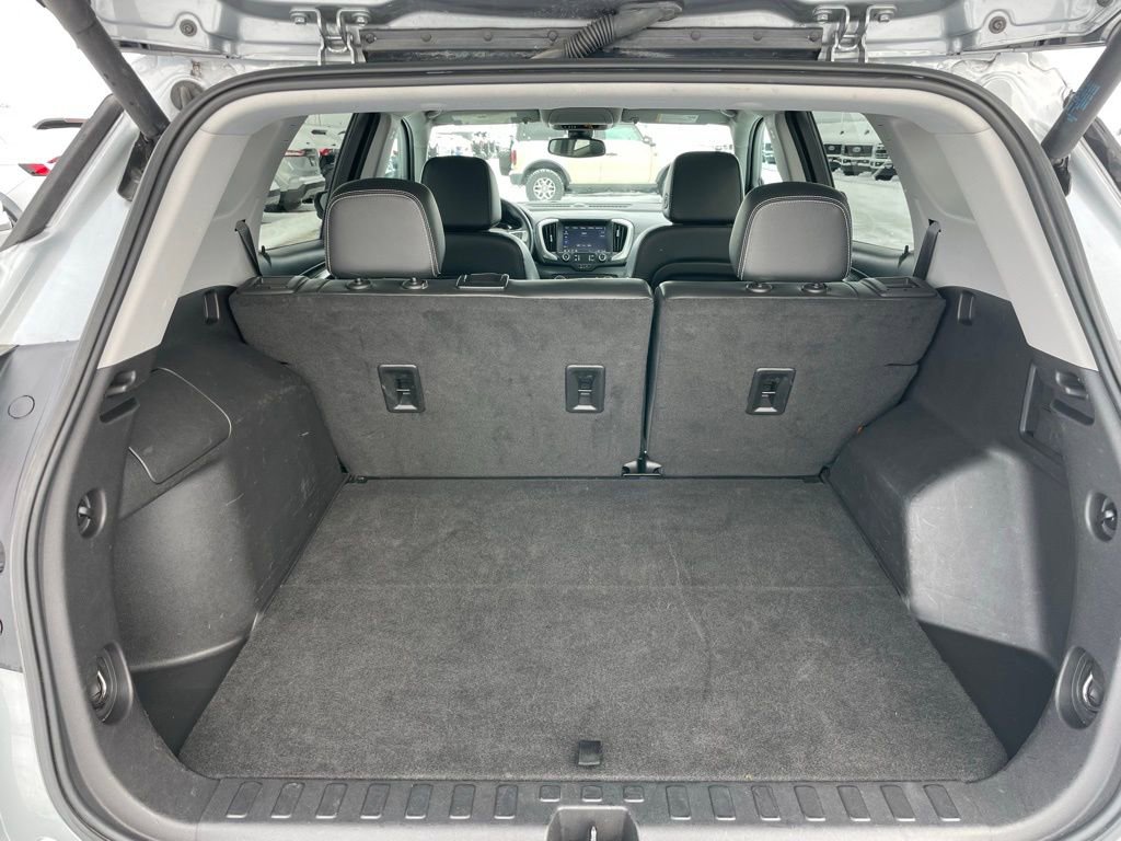 Used 2023 GMC Terrain SLT image 31