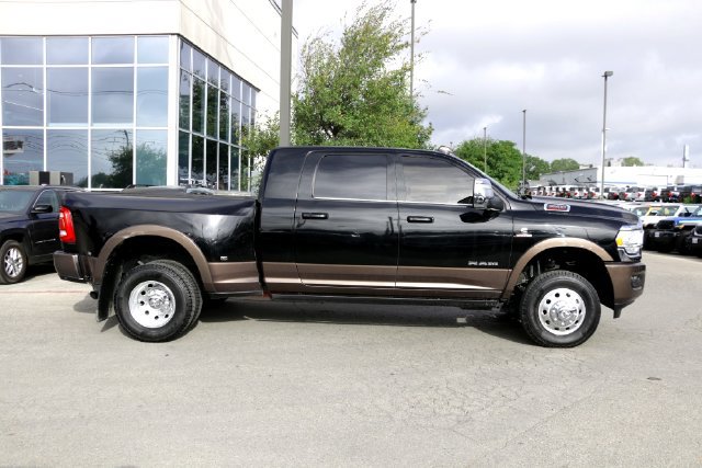 Used 2024 RAM 3500 Limited w/ Towing Technology Group AWD/4WD image 4