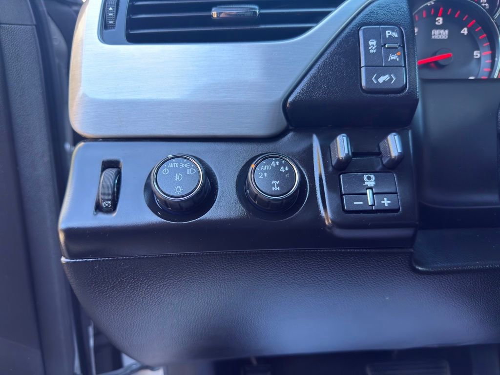 Used 2016 GMC Yukon XL SLT w/ HD Trailering Package image 14