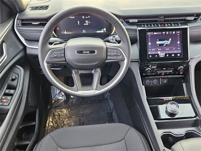 Used 2025 Jeep Grand Cherokee Laredo X image 10