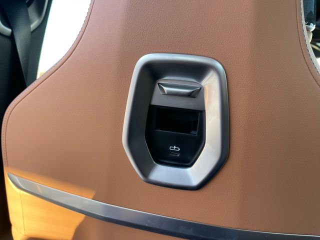 Certified 2026 BMW 740i xDrive w/ Premium Package image 11