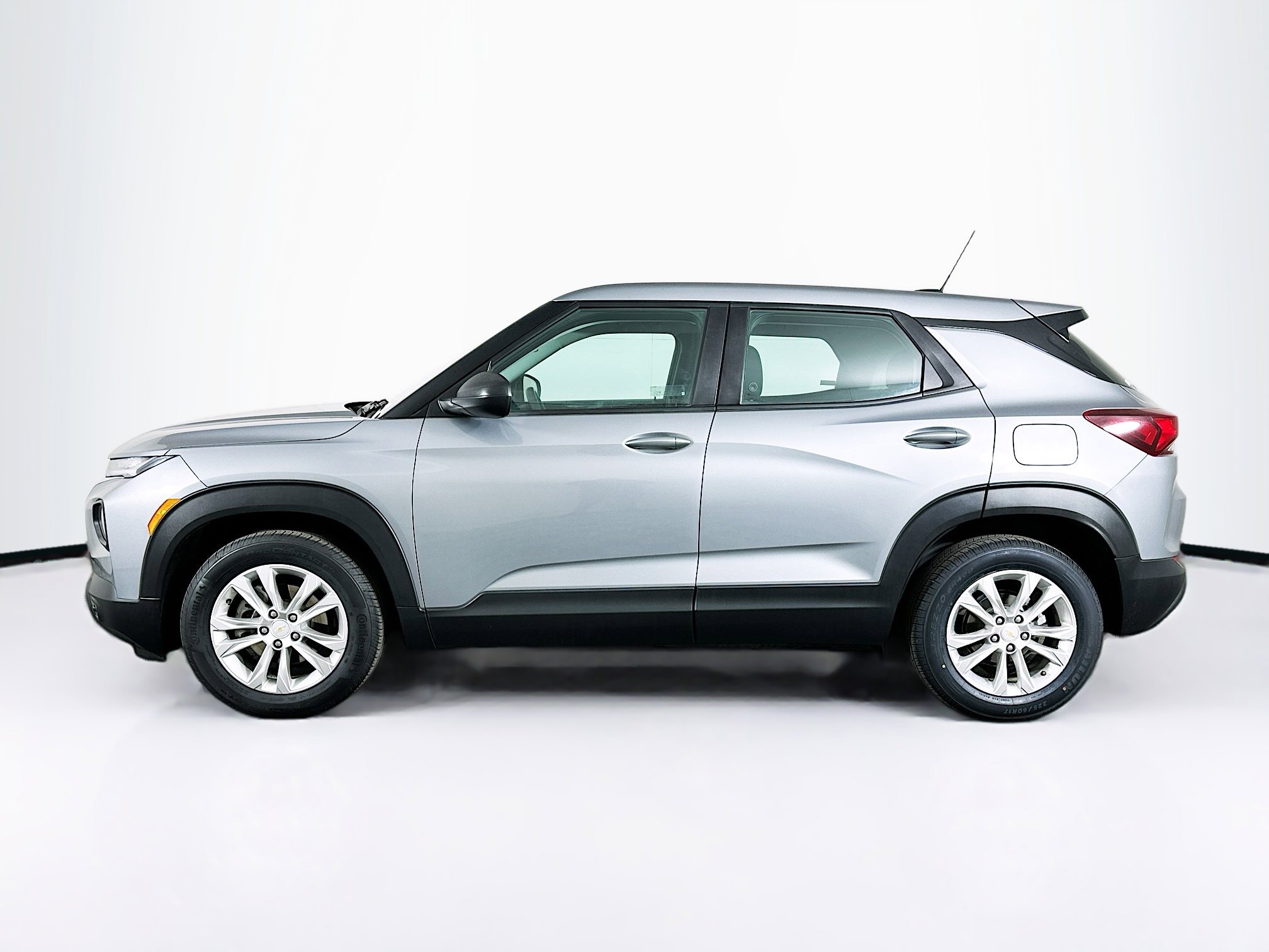Used 2023 Chevrolet TrailBlazer LS image 4