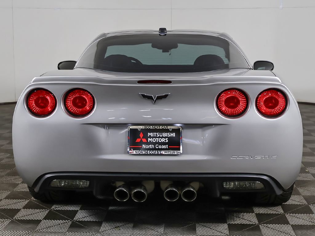 Used 2005 Chevrolet Corvette Coupe w/ Preferred Equipment Group RWD image 9