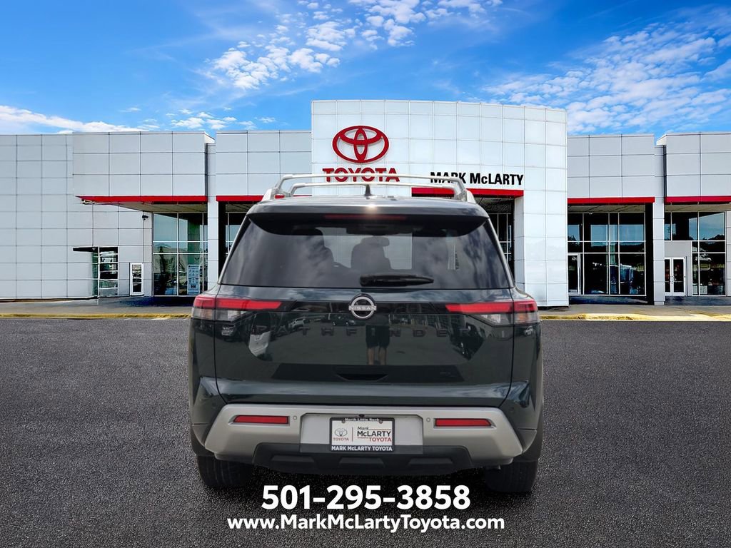 Used 2022 Nissan Pathfinder SL w/ Lighting Package (N92) FWD image 4