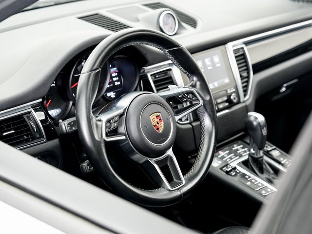 Used 2017 Porsche Macan image 9