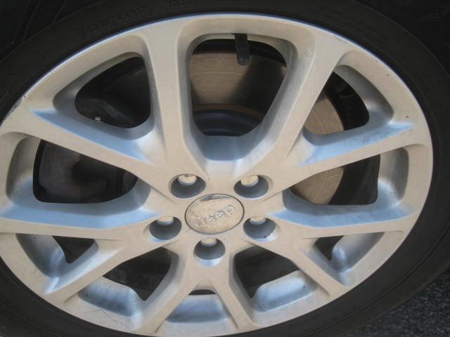 Used 2015 Jeep Cherokee Latitude w/ Cold Weather Group image 40