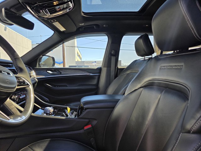Used 2022 Jeep Grand Cherokee Overland image 5