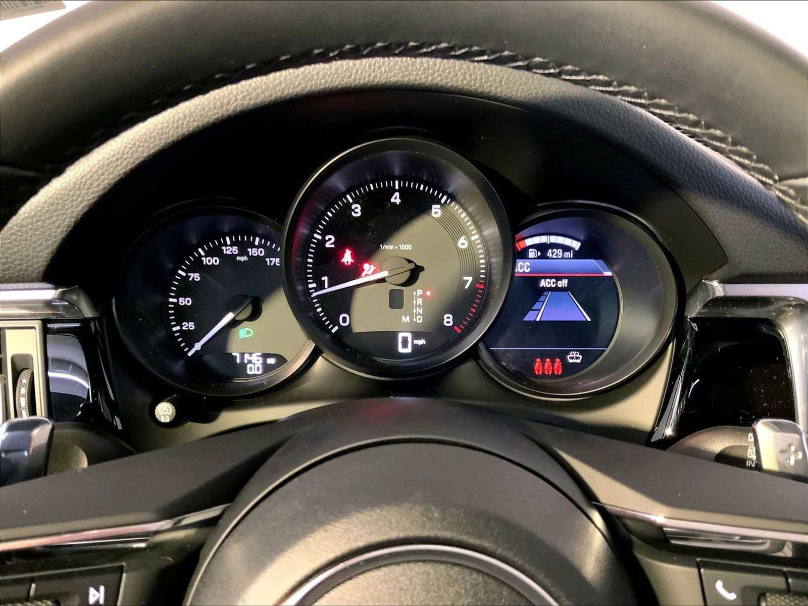 Certified 2025 Porsche Macan image 29