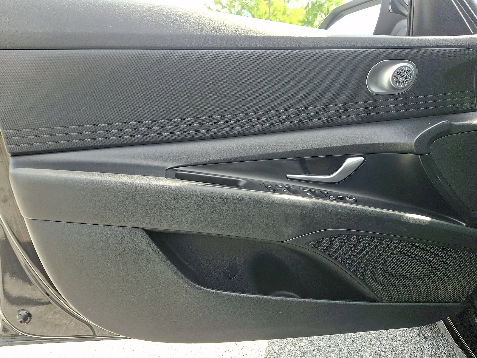 Used 2023 Hyundai Elantra SEL FWD image 12